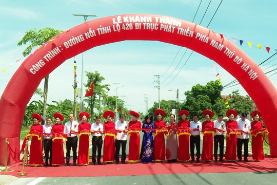 Ứng Hòa: Gắn biển công trình kỷ niệm 69 năm Ngày giải phóng huyện và chiến thắng Khu Cháy