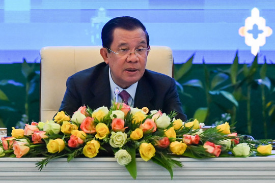 Ông Hun Sen thông báo kế hoạch từ chức Thủ tướng Campuchia