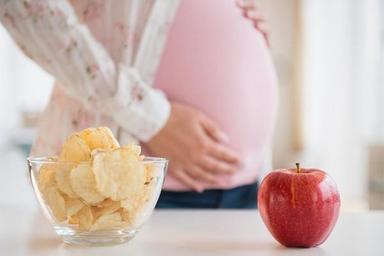 Bác sĩ tại nhà: Phụ nữ mang bầu nên hạn chế đồ uống ngọt