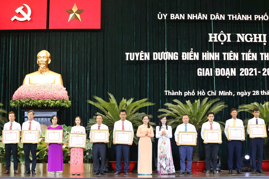 Thành phố Hồ Chí Minh tuyên dương 142 gương điển hình tiên tiến 
