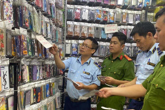 Thành phố Hồ Chí Minh: Hơn 27.000 sản phẩm thiết bị điện thoại di động không rõ nguồn gốc