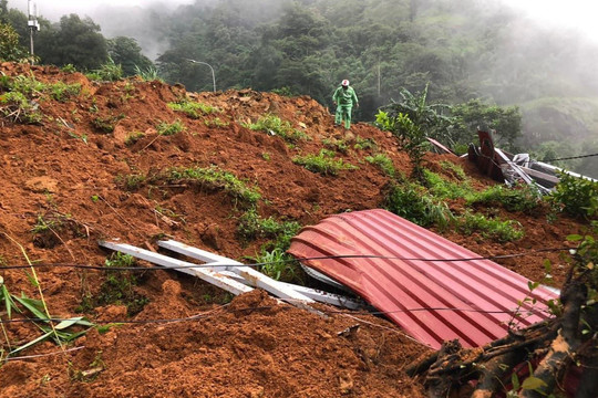 Tập trung khắc phục sạt lở đất tại đèo Bảo Lộc, chủ động ứng phó với mưa lớn