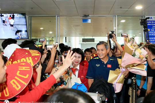 Đội tuyển nữ Việt Nam kết thúc hành trình World Cup lịch sử, về nước an toàn