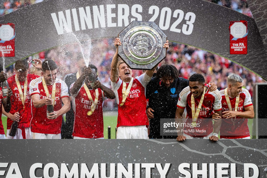 Arsenal giành Siêu cúp nước Anh năm 2023