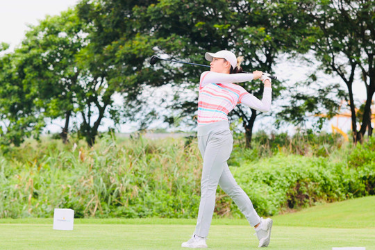 Nguyễn Anh Minh, Đoàn Xuân Khuê Minh bắt đầu hành trình bảo vệ ngôi đầu Giải vô địch golf quốc gia 