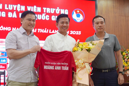 HLV Hoàng Anh Tuấn dẫn dắt Đội tuyển U23 Việt Nam tại Giải Đông Nam Á