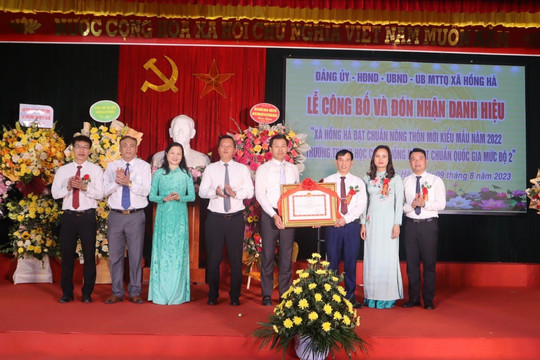 Xã Hồng Hà đón nhận danh hiệu đạt chuẩn nông thôn mới kiểu mẫu
