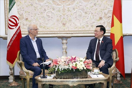 Chủ tịch Quốc hội Vương Đình Huệ tiếp Chủ tịch Hội Hữu nghị Iran - Việt Nam