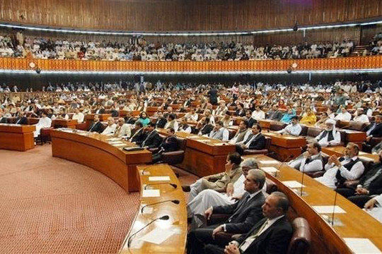 Pakistan giải tán Quốc hội chuẩn bị cho tổng tuyển cử