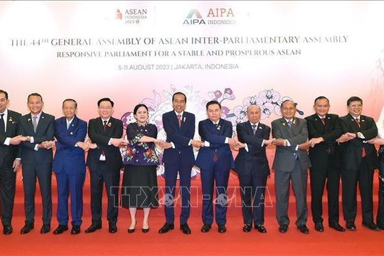 Chủ tịch Quốc hội Vương Đình Huệ kết thúc tốt đẹp chuyến thăm Indonesia, dự Đại hội đồng AIPA-44 và thăm Iran