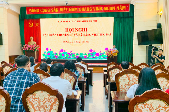 Hơn 100 đại biểu tập huấn kỹ năng viết tin, bài cho Trang thông tin Đảng bộ thành phố