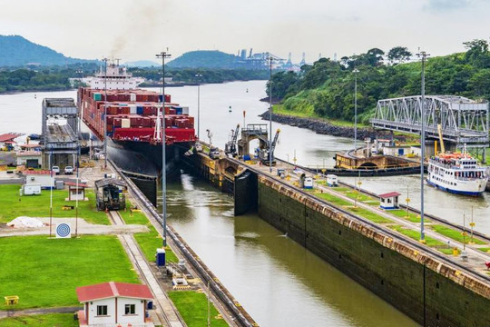Kênh đào Panama tạm thời hạn chế tàu thuyền qua lại