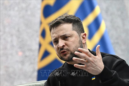 Tổng thống Ukraine sa thải các quan chức quân sự khu vực