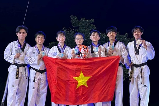 Đội quyền taekwondo Việt Nam đoạt Huy chương bạc đồng đội thế giới