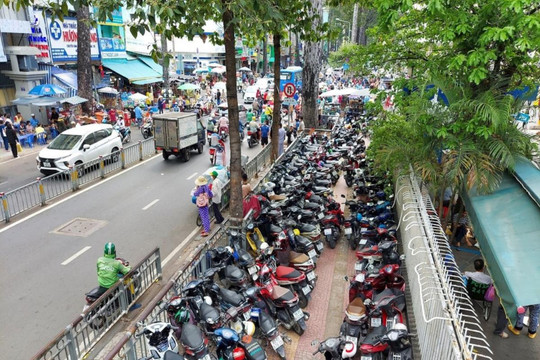TP Hồ Chí Minh: Vào công viên, phải tự bảo quản xe