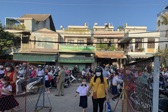TP Hồ Chí Minh: Nhà trường không bắt học sinh may đồng phục mới đầu năm học
