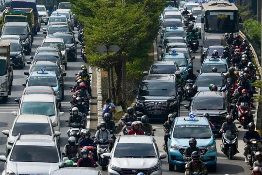 Công chức, sinh viên tại thủ đô Indonesia phải làm việc tại nhà để hạn chế ô nhiễm