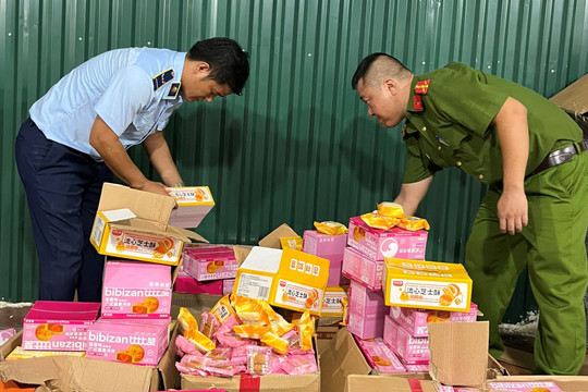 Quản lý thị trường Hà Nội: Tạm giữ trên 4.600 chiếc bánh Trung thu nhập lậu