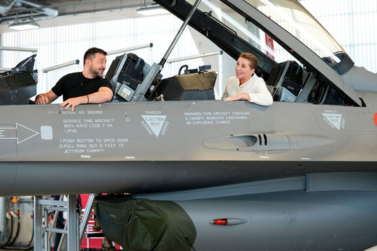 Tổng thống Ukraine đặt kỳ vọng lớn ở chiến đấu cơ F-16