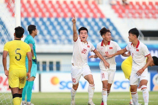 Thắng đậm Malaysia, U23 Việt Nam vào chung kết giải bóng đá Đông Nam Á