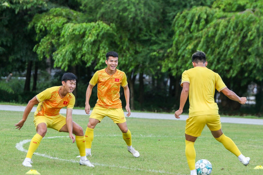 U23 Việt Nam hứng khởi tập luyện trước trận chung kết giải Đông Nam Á