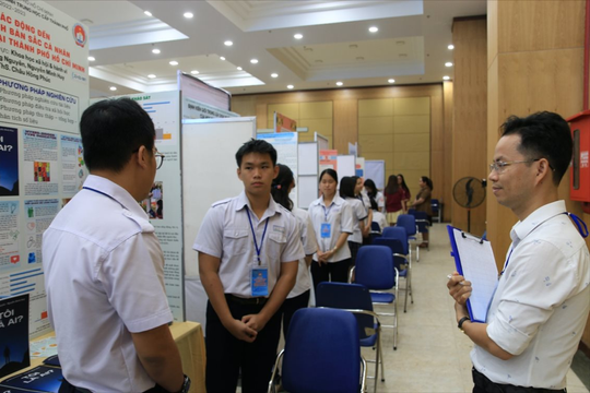 Thành phố Hồ Chí Minh: Hơn 1,7 triệu học sinh tựu trường