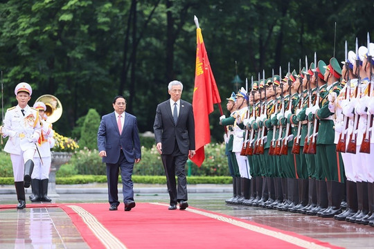 Thủ tướng Phạm Minh Chính chủ trì Lễ đón Thủ tướng Singapore thăm chính thức Việt Nam