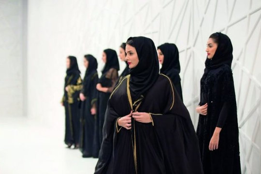 Pháp cấm phụ nữ Hồi giáo mặc trang phục truyền thống trong trường học
