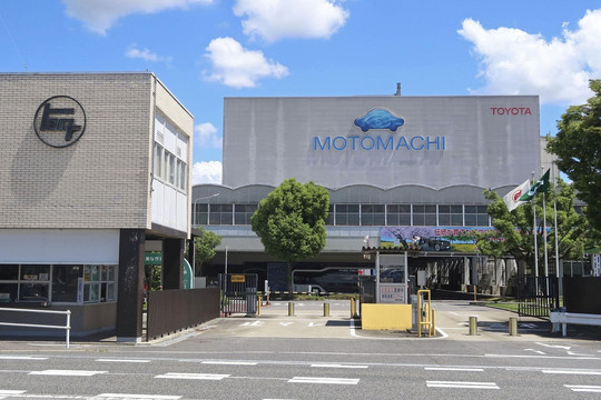 Toàn bộ nhà máy sản xuất ô tô Toyota tại Nhật Bản tê liệt