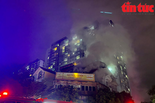 Cháy nhà hàng tại Khu đô thị Kim Văn - Kim Lũ trong đêm