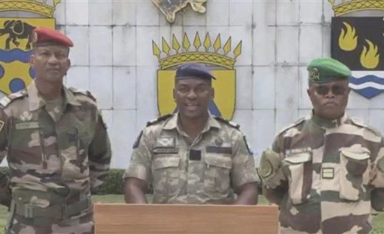 Chính quyền quân sự Gabon cam kết sẽ sớm khôi phục nền dân chủ