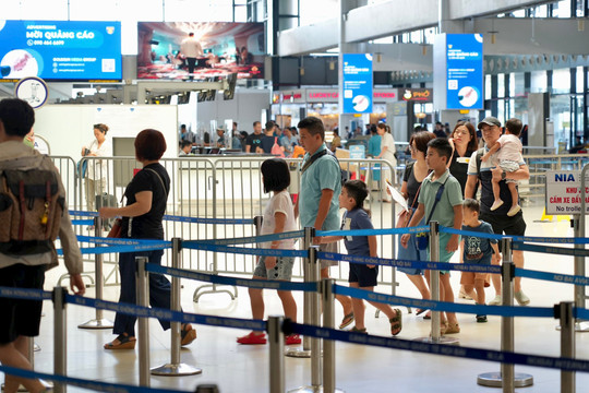 Hơn 86.000 lượt hành khách qua sân bay Nội Bài trong ngày 4-9