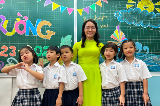 Gần 2,3 triệu học sinh Hà Nội khai giảng năm học mới