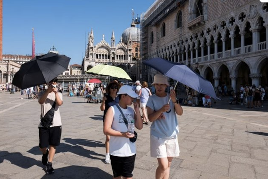 Venice (Italia) thu phí khách du lịch vào năm 2024