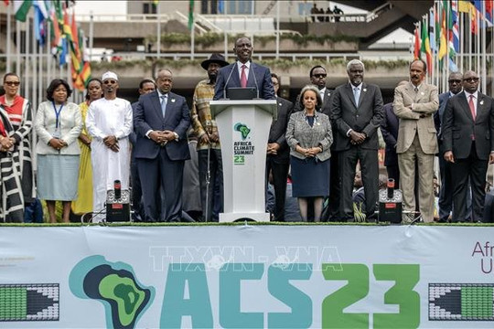 Châu Phi kêu gọi quốc tế giảm nợ để đầu tư vào năng lượng sạch