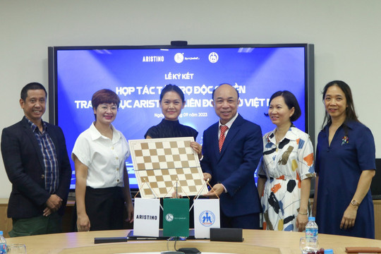 Các kỳ thủ cờ vua Việt Nam được tài trợ trang phục thi đấu 