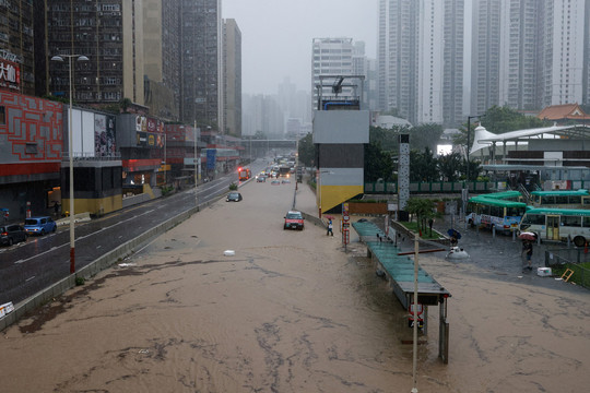Hồng Kông, Thâm Quyến hứng chịu mưa lớn kỷ lục, 83 người bị thương