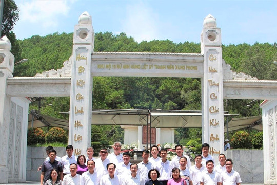 Quận Tây Hồ: Xúc động hành trình về thăm quê Bác và Ngã ba Đồng Lộc