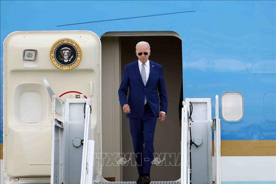 Tổng thống Hoa Kỳ Joe Biden tới Hà Nội, bắt đầu chuyến thăm Việt Nam