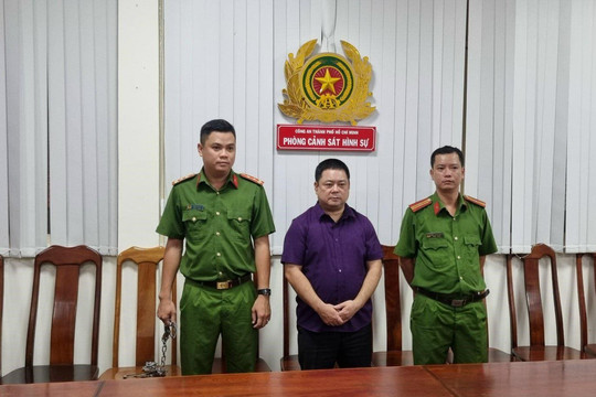 Nguyên Cục trưởng Cục Đăng kiểm Việt Nam chi 100.000 USD ''chạy án''