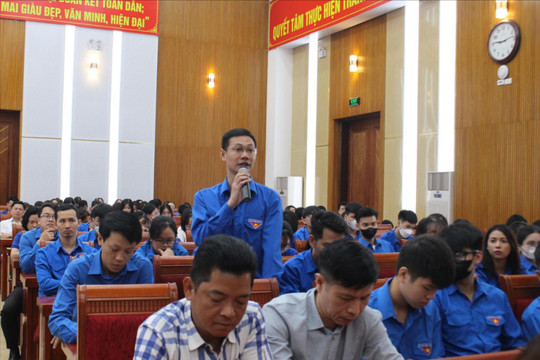 Chủ tịch UBND quận Hoàng Mai đối thoại với thanh niên