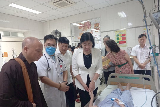 Ủy ban Mặt trận Tổ quốc Việt Nam thành phố Hà Nội thăm hỏi, hỗ trợ các nạn nhân vụ cháy tại quận Thanh Xuân
