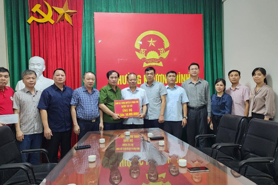 Quận Tây Hồ: Trao 55 triệu đồng hỗ trợ các nạn nhân trong vụ cháy tại quận Thanh Xuân