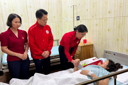 Hội Chữ thập đỏ Việt Nam hỗ trợ khẩn cấp nạn nhân vụ cháy chung cư mini