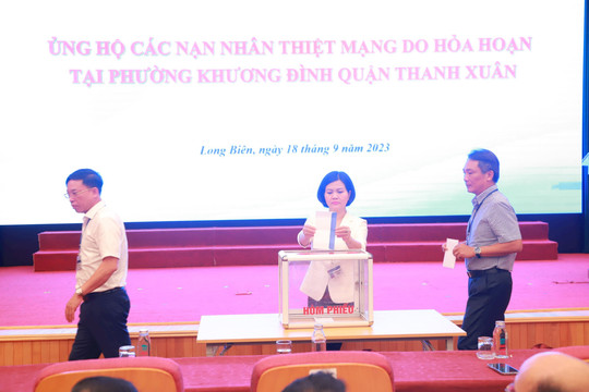 Quận Long Biên quyên góp ủng hộ nạn nhân vụ cháy tại quận Thanh Xuân 
