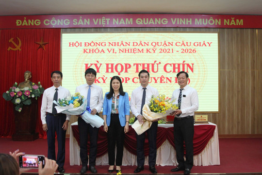 Ông Ngô Ngọc Phương được bầu làm Phó Chủ tịch UBND quận Cầu Giấy