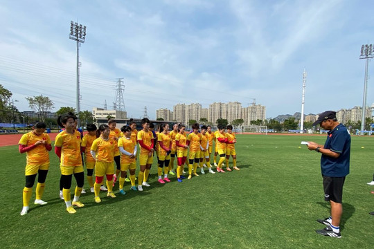 Đội tuyển nữ Việt Nam tập buổi đầu tiên tại Ôn Châu, Trung Quốc