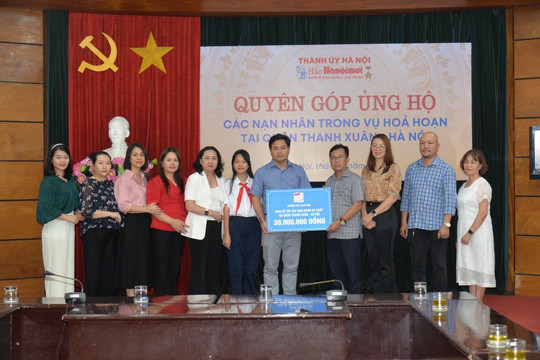 Trường THCS Dịch Vọng hỗ trợ hơn 100 triệu đồng cho nạn nhân vụ cháy tại Thanh Xuân