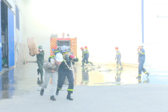 Hoài Đức: Diễn tập phương án chữa cháy và cứu nạn, cứu hộ, huy động nhiều lực lượng, phương tiện