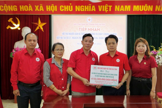 Tỉnh Hà Tĩnh trao gần 343 triệu đồng hỗ trợ nạn nhân vụ cháy chung cư tại Thanh Xuân